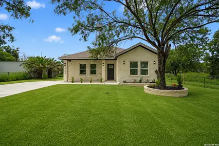 New construction Single-Family house 15242 Oak St, Lytle, TX 78052 - image
