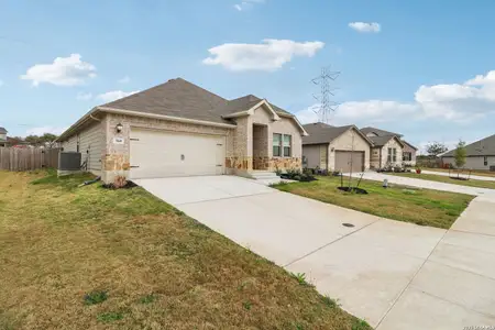 New construction Single-Family house 560 Shelton Pass, Cibolo, TX 78108 plan The Fitzhugh (C402) - image