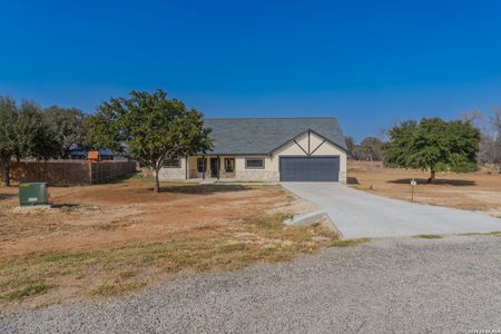 New construction Single-Family house 185 E Medium Mdw, Lytle, TX 78052 - image