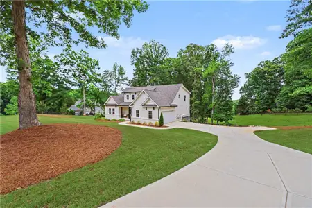 New construction Single-Family house 727 Old Collins Rd, Hoschton, GA 30548 - image
