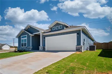 New construction Single-Family house 1017 Lago Azul Ln, Temple, TX 76504 - image