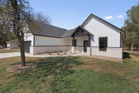 New construction Single-Family house 142 Waikakaaua Dr, Bastrop, TX 78602 null- photo 1 1