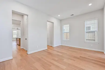 New construction Single-Family house 2519 S Houston Ave, Pearland, TX 77581 - image 17