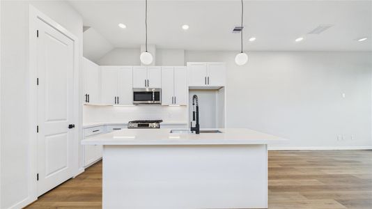 New construction Single-Family house 5032 Creekmont Dr, Houston, TX 77091 - image 8