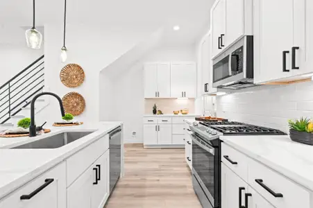 New construction Single-Family house 6423 Madrid St, Houston, TX 77021 - image 6