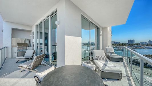 New construction Condo house 253 Golden Gate Pt, Unit 701, Sarasota, FL 34236 - image