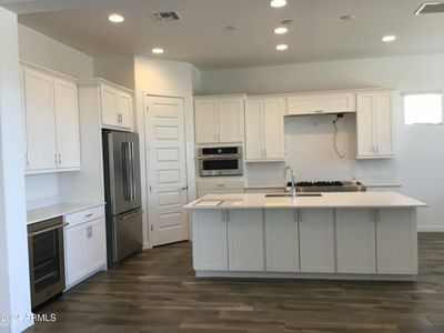 Madera 826 main kitchen