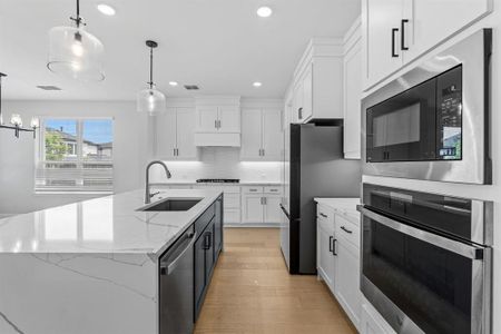 New construction Single-Family house 10588 Born Free Rd, Frisco, TX 75035 plan Bradley - image 9