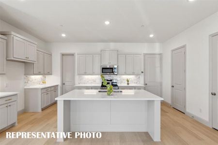 New construction Townhouse house 1304 Marsh Ln, Frisco, TX 75033 - image 7