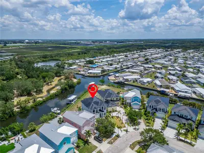 New construction Single-Family house 6520 Simone Shores Cir, Apollo Beach, FL 33572 - image