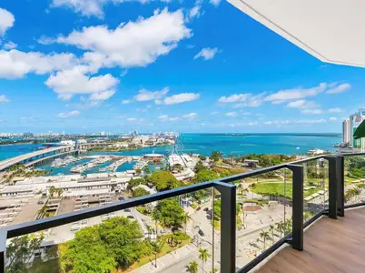 New construction Condo house 398 Ne 5Th St, Unit 3811, Miami, FL 33132 - image 3