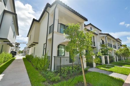 New construction Single-Family house 4589 Nw 83Rd Path, Doral, FL 33166 - photo 0