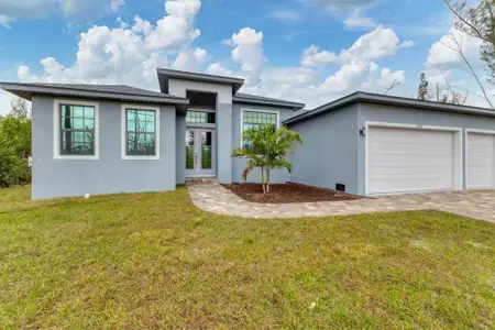 New construction Single-Family house 10782 Kearsarge Cir, Port Charlotte, FL 33981 - image