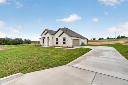 New construction Single-Family house 504 Clifton Ct, Springtown, TX 76082 plan McKinley V - image