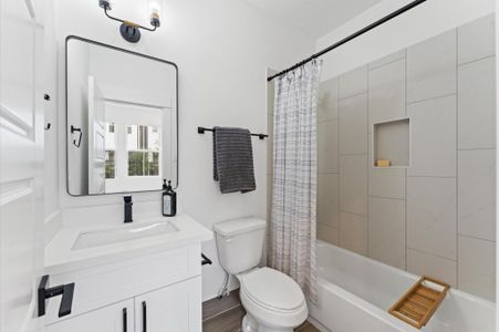 New construction Single-Family house 8303 Springwood Creek Ln, Houston, TX 77055 - image 6