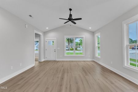 New construction Single-Family house 401 N Raiford St, Selma, NC 27576 null- photo 10 10