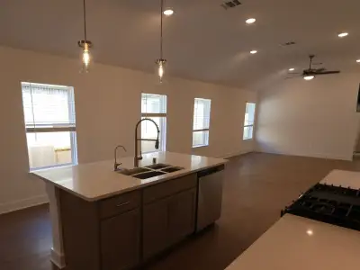 New construction Single-Family house 21206 Jacaranda Blossom Wy, Tomball, TX 77377 plan Periwinkle - Smart Series - image 6