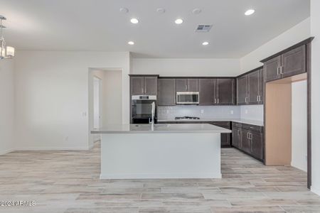 New construction Single-Family house 21048 E Arroyo Verde Drive, Queen Creek, AZ 85142 - photo 8 8