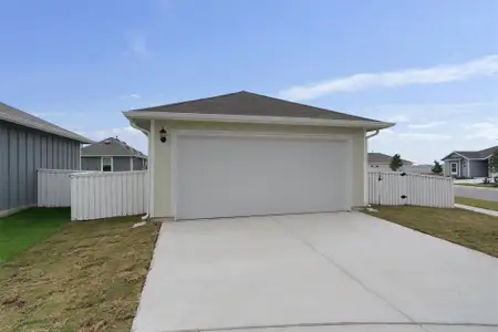 New construction Single-Family house 101 Keltic Dr, Kyle, TX 78640 plan 1830 Casetta - image