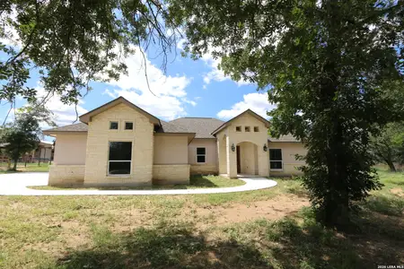 New construction Single-Family house 193 Oak Fields Dr, Floresville, TX 78114 - image