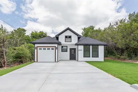 New construction Single-Family house 2905 Brazos River Dr, Granbury, TX 76048 - image