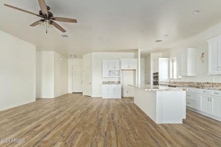 New construction Single-Family house 30502 N 235Th Ln, Wittmann, AZ 85361 null- photo 7 7