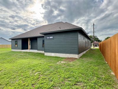 New construction Single-Family house 330 Cactus St, Giddings, TX 78942 - image