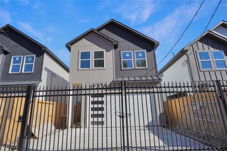 New construction Single-Family house 6206 Cebra St, Houston, TX 77091 - image