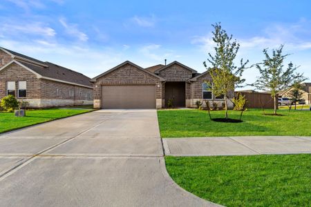 New construction Single-Family house 240 Ice Shore Trl, Dayton, TX 77535 plan Denton - image
