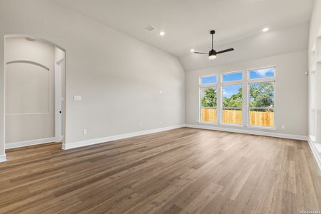 New construction Single-Family house 137 Gallant Fox Dr, Castroville, TX 78009 plan Plan 2435 - image 13