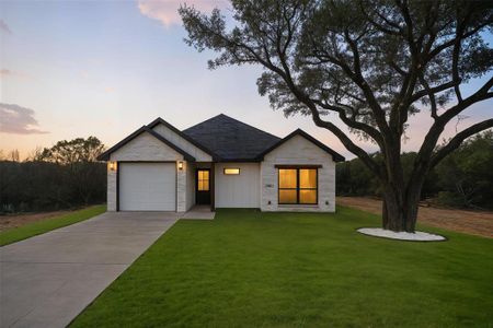New construction Single-Family house 921 Thicket Trl, Granbury, TX 76048 - image