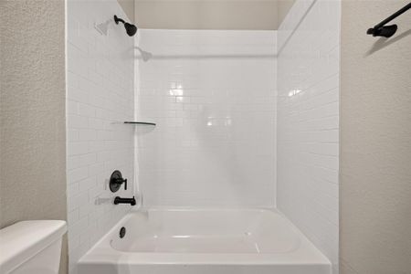 New construction Single-Family house 1411 Terry Roberts Dr, Angleton, TX 77515 - image 19