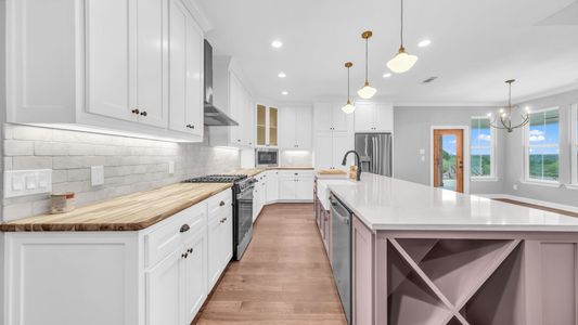 New construction Single-Family house 906 Perkins Rd, Poolville, TX 76487 plan Carraway - image 7