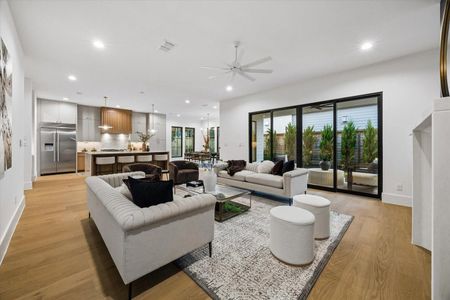 New construction Single-Family house 2250 Bartlett St, Houston, TX 77098 plan The Emerson - image 19