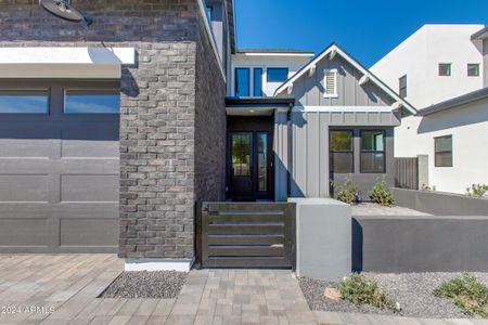 Front courtyard patio