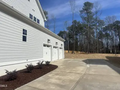 New construction Single-Family house 401 Stable Valley Dr, Fuquay Varina, NC 27526 - image