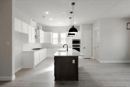 New construction Single-Family house Arlington, TX 76002 plan Sommerset - image 5