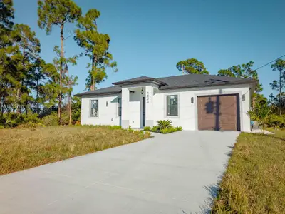 New construction Single-Family house 1005 Brenton Ave, Lehigh Acres, FL 33974 - image