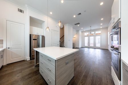 New construction Single-Family house 1308 E Crosby Rd, Carrollton, TX 75006 - image 9