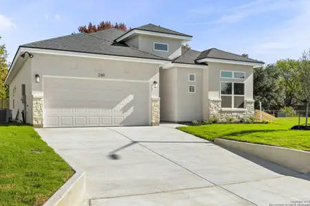 New construction Single-Family house 301 Club Vw E, Seguin, TX 78155 - image
