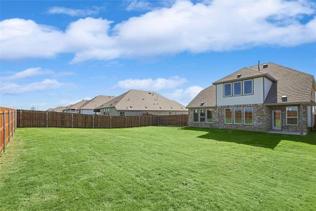 New construction Single-Family house 2264 Garnet Dr, Waxahachie, TX 75167 Premier Series - Magnolia- photo 2 2