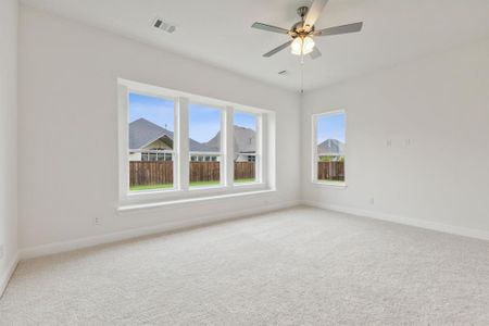 New construction Single-Family house 2830 Shane Dr, Midlothian, TX 76065 plan Grand South Pointe 3 Car Garage - image 15