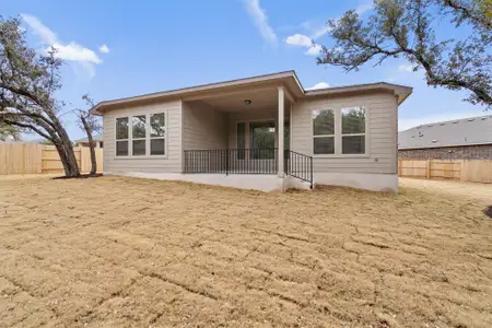 New construction Single-Family house 136 Scenic Hills Cir, Georgetown, TX 78628 plan 2600 - image 4