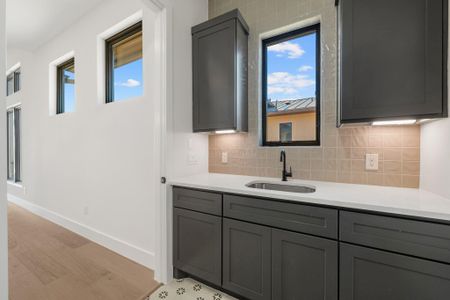 New construction Single-Family house 2401 Kahala Sunset Dr, Spicewood, TX 78669 - image 15