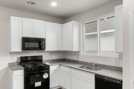 New construction Single-Family house 3043 Winding Creek Rd, Kyle, TX 78640 plan 1326 Casetta - image 7