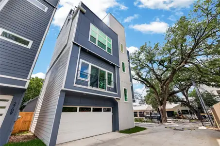 New construction Single-Family house 2711 Dennis St, Houston, TX 77004 - image