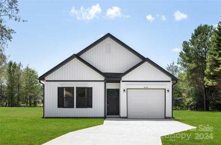 New construction Single-Family house 844 Meadow Hill Court, Lincolnton, NC 28092 - photo 0