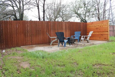 New construction Single-Family house 104 S Hubbard St, Alvord, TX 76225 - image