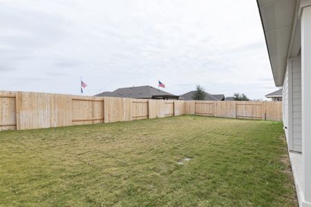 New construction Single-Family house 3725 Pin Oak Hls, Seguin, TX 78155 plan Ford - image 4