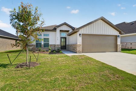 New construction Single-Family house 425 Rose Ave, Cleburne, TX 76033 plan Hanover - image